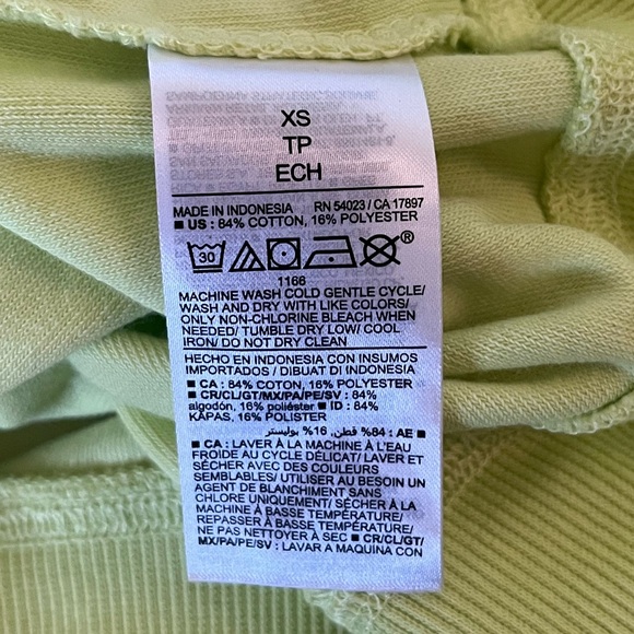 Old Navy Sweatshirt & Shorts Set - Picture 5 of 9